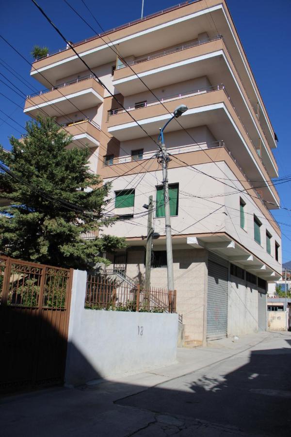 Deni'S Family Apartment In New Blvd Тирана Екстер'єр фото